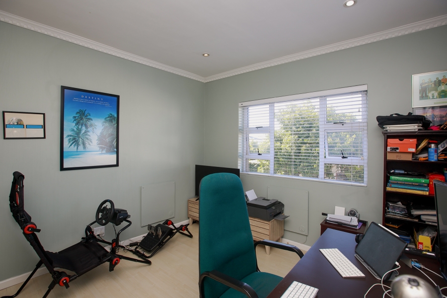 5 Bedroom Property for Sale in Claremont Western Cape